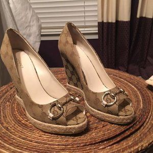 Gucci Beige GG Canvas Charlotte Peep Toe | EU 38.5